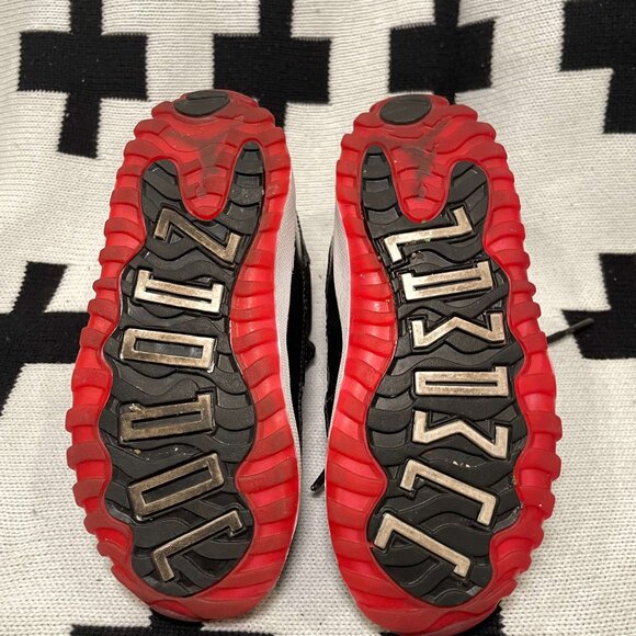 Toddler Nike Air Jordan 11 Retro "Bred" – Size 10C - Picture 4 of 12